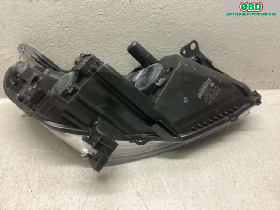 Frontlykt venstre halogen til Opel Zafira B 2005-2011  (|0301214205)