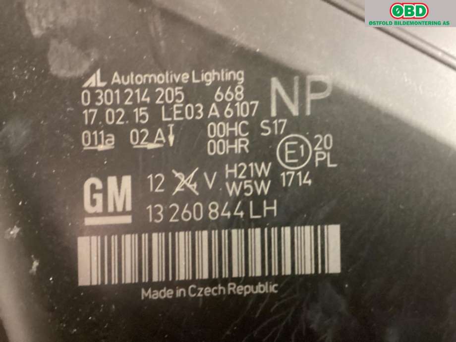 Frontlykt venstre halogen til Opel Zafira B 2005-2011  (|0301214205)