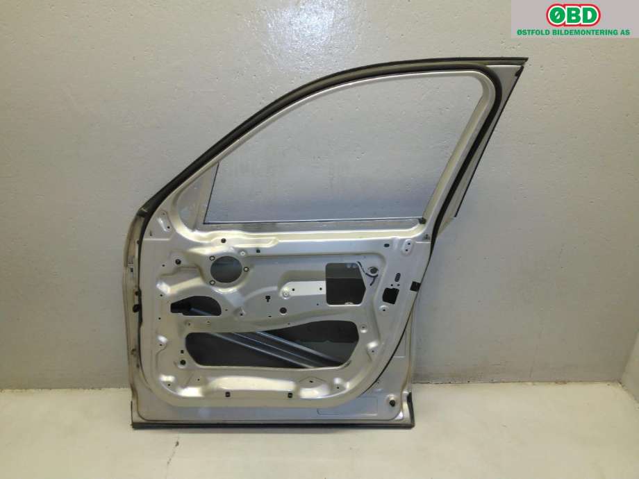 Dør høyre foran til BMW X3 2010-2017 (F25) (F25) (BMW|41 51 7 355 804|)