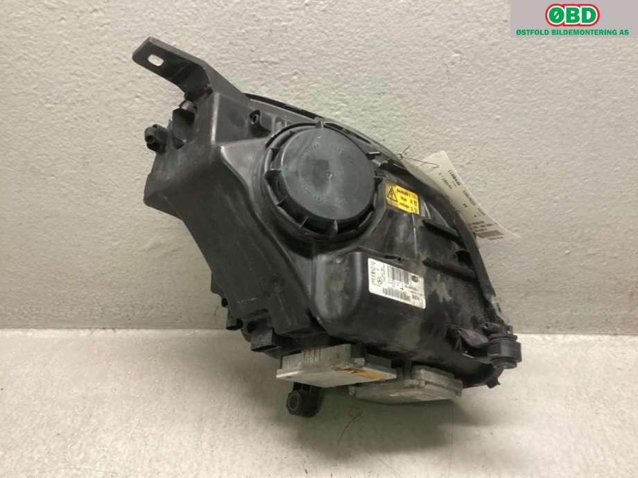 Frontlykt venstre halogen til Mercedes R-Klasse 2006-2013 (W251) (W251) (MERCEDES|A 251 820 13 61|A 251 820 21 61|)