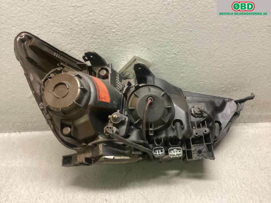 Frontlykt venstre halogen til Mitsubishi ASX 2010-2019 (MITSUBISHI|8321A385|)