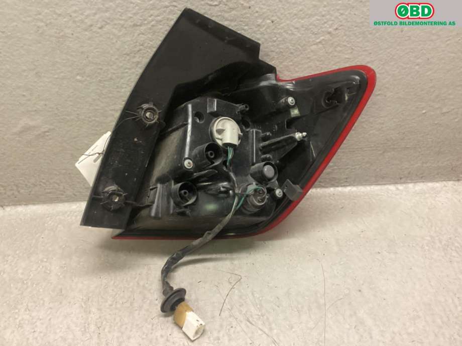 Baklykt venstre til Mitsubishi ASX 2010-2019  (MITSUBISHI|8330A689|)