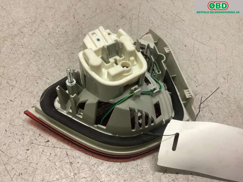 Baklykt venstre indre til BMW 3-Serie 2005-2011 (E90/E91/E92/E93) (E90/E91/E92/E93) (BMW|63 21 4 871 733|63 21 7 289 427|)