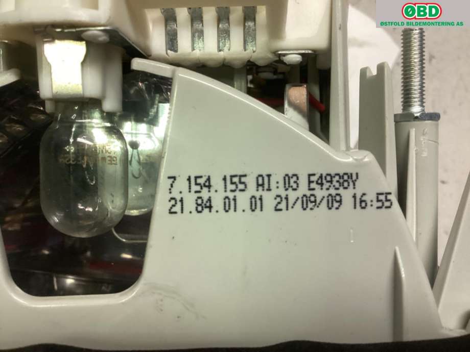 Baklykt venstre indre til BMW 3-Serie 2005-2011 (E90/E91/E92/E93) (E90/E91/E92/E93) (BMW|63 21 4 871 733|63 21 7 289 427|)