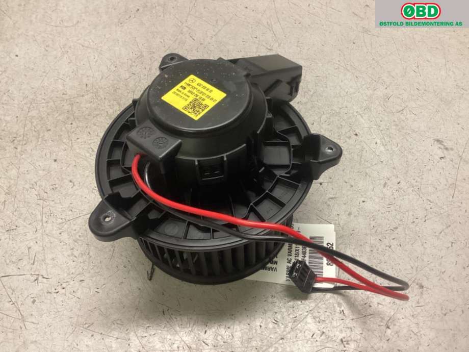 Varmeapparat motor til Mercedes CLA 2019-->> (C118) (C118) (MERCEDES|A 247 830 84 00|)