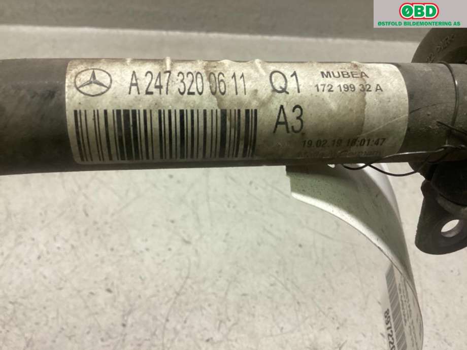 Stabilisatorstag foran til Mercedes CLA 2019-->> (C118) (C118) (MERCEDES|A 247 320 06 11|)