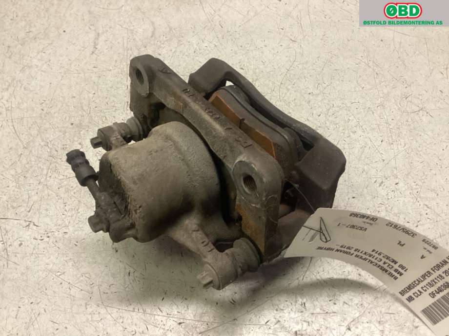 Bremsecaliper høyre foran til Mercedes CLA 2019-->> (C118) (C118) (MERCEDES|A 247 421 40 00|)