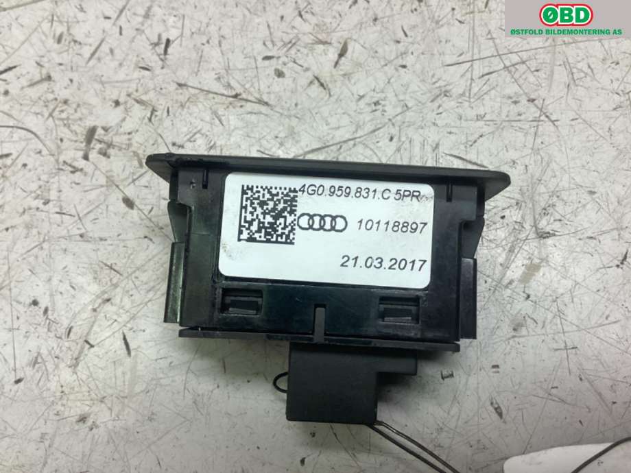 Bryter baklukeåpner til Audi Q7 2015-->> (Type II) (AUDI|4G0 959 831 C|)