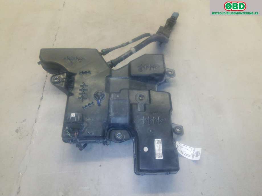 AdBlue tank til VW Crafter 2016-->> (Type II)  (VOLKSWAGEN|2N0 131 877 J|2N0 131 877 R|2NO131877K)