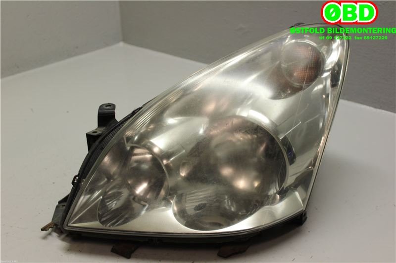 Frontlykt venstre halogen til Toyota Verso 2004-2009 (Type II) (TOYOTA|811700F010|)