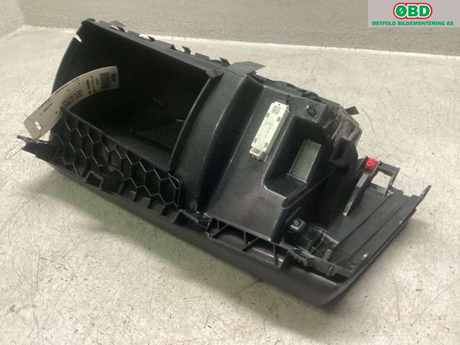 Hanskerom til BMW X5 2013-2018 (F15) (F15) (BMW|51 16 9 287 302|51 45 9 276 266|)