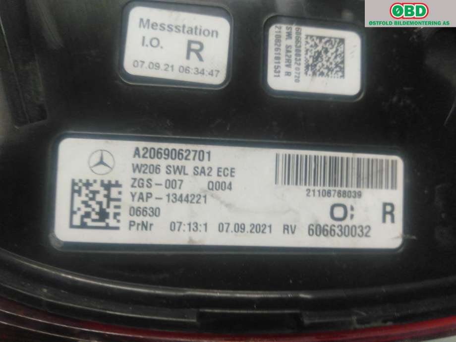 Baklykt høyre til Mercedes C-Klasse 2021-->> (W206) (W206) (MERCEDES|A 206 906 27 01|)
