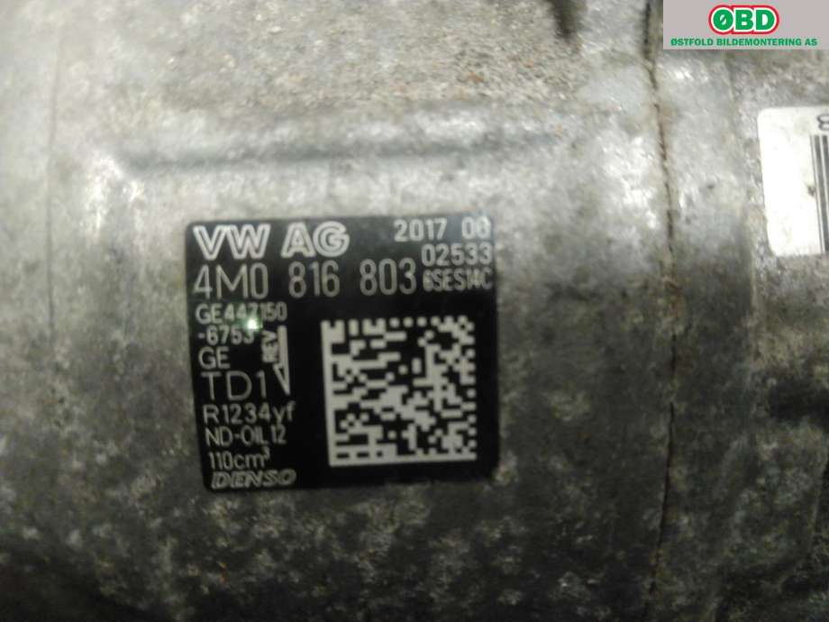 Aircondition kompressor til Audi A4 2015-2019 (Type V, Fase 1) (B9) (B9) (AUDI|4M0 816 803|)