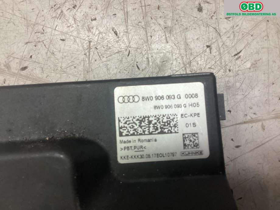 Styreenhet drivstoffpumpe til Audi A4 2015-2019 (Type V, Fase 1) (B9) (B9) (AUDI|8W0 906 093 G|)
