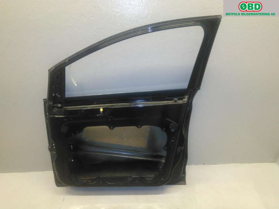 Dør høyre foran til Ford Kuga 2008-2012 (Type I)  (FORD|1712678|)
