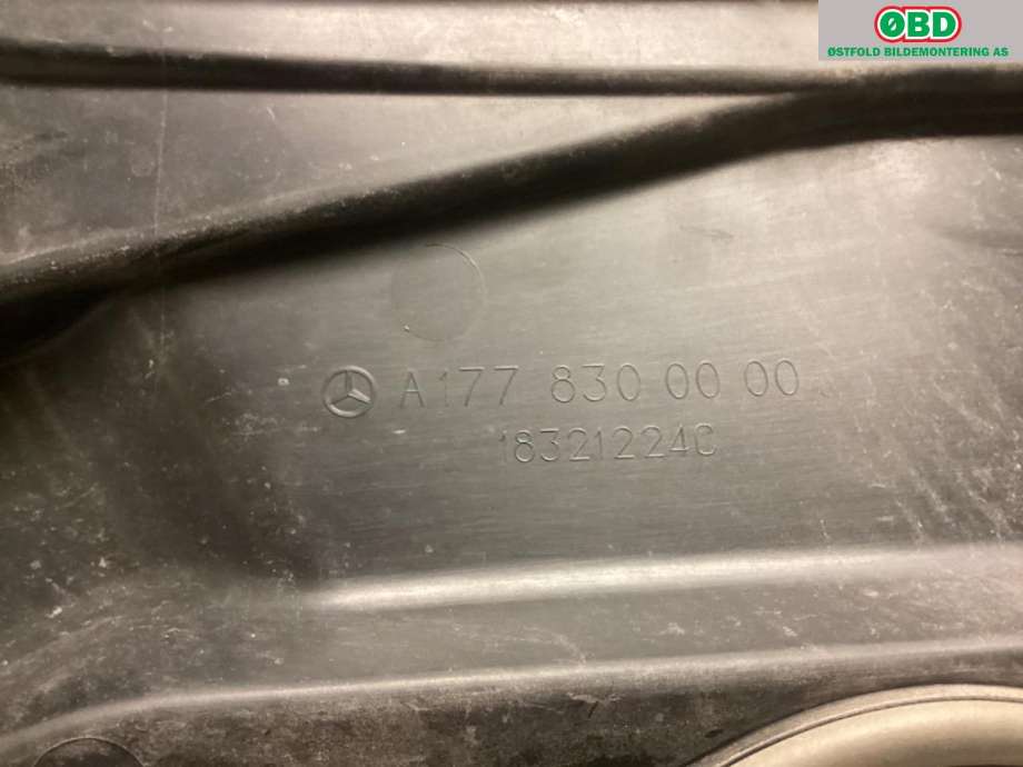 Deksel til Mercedes A-Klasse 2018-->> (W177) (W177) (MERCEDES|A 177 830 00 00|)