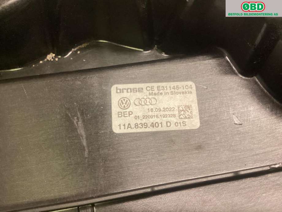 Ruteheis venstre bak til VW ID.5 2022-->>  (VOLKSWAGEN|11A 839 461 B|4K0 959 882|)