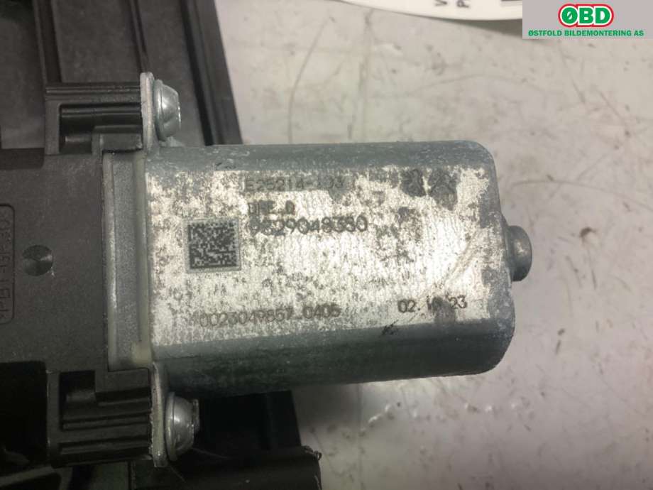 Ruteheis høyre bak til Peugeot 308 2021-->> (Type III)  (PEUGEOT|98 308 166 80|)