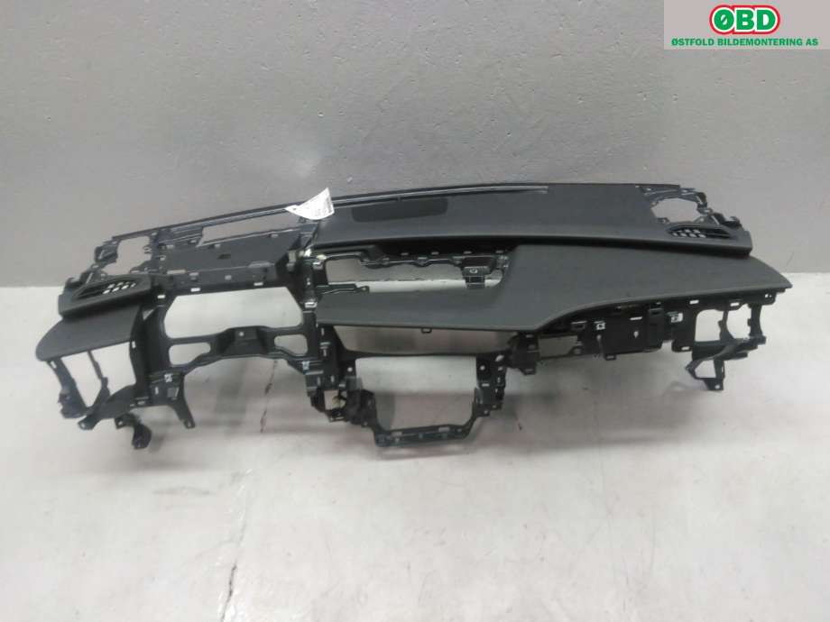 Dashbord til Lexus UX 2018-->> (554007601021|)