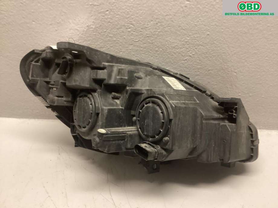 Frontlykt venstre halogen til Mercedes B-Klasse 2011-2018 (W246) (W246) (MERCEDES|A 246 820 01 61|)