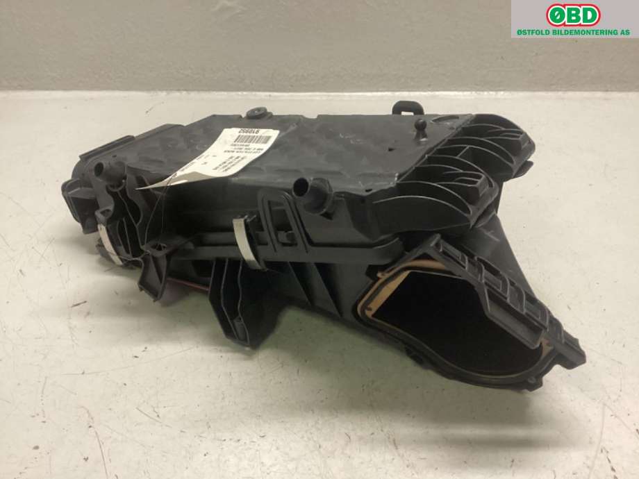 Luftfilterboks til Mercedes C-Klasse 2021-->> (W206) (W206) (MERCEDES|A 254 090 69 00|)