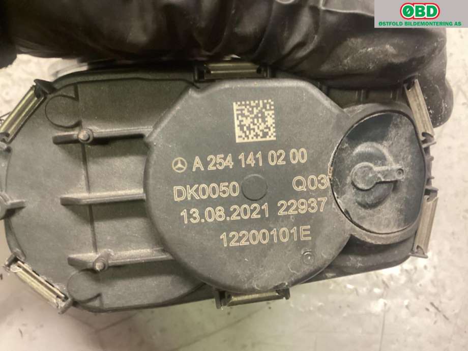 Spjeldhus til Mercedes C-Klasse 2021-->> (W206) (W206) (MERCEDES|A 254 141 02 00|)