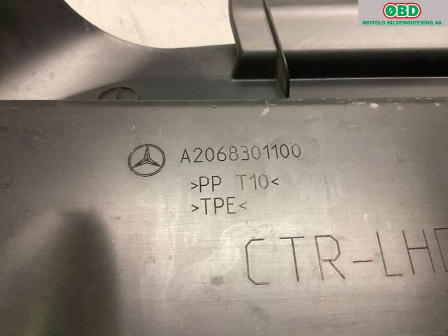 Deksel til Mercedes C-Klasse 2021-->> (W206) (W206) (MERCEDES|A 206 830 11 00|)