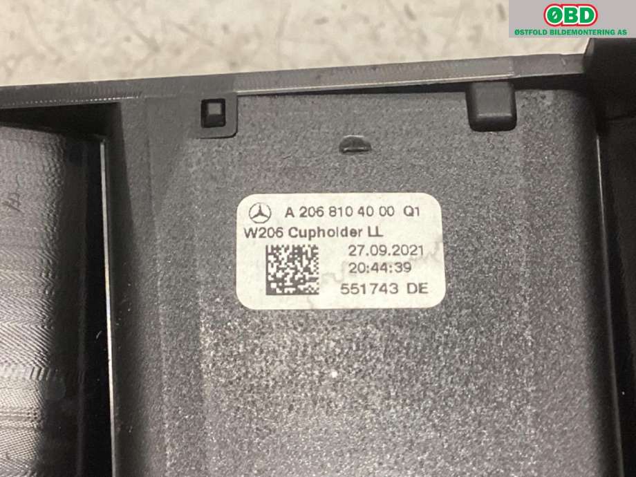Dashbord koppholder til Mercedes C-Klasse 2021-->> (W206) (W206) (MERCEDES|A 206 810 40 00|)