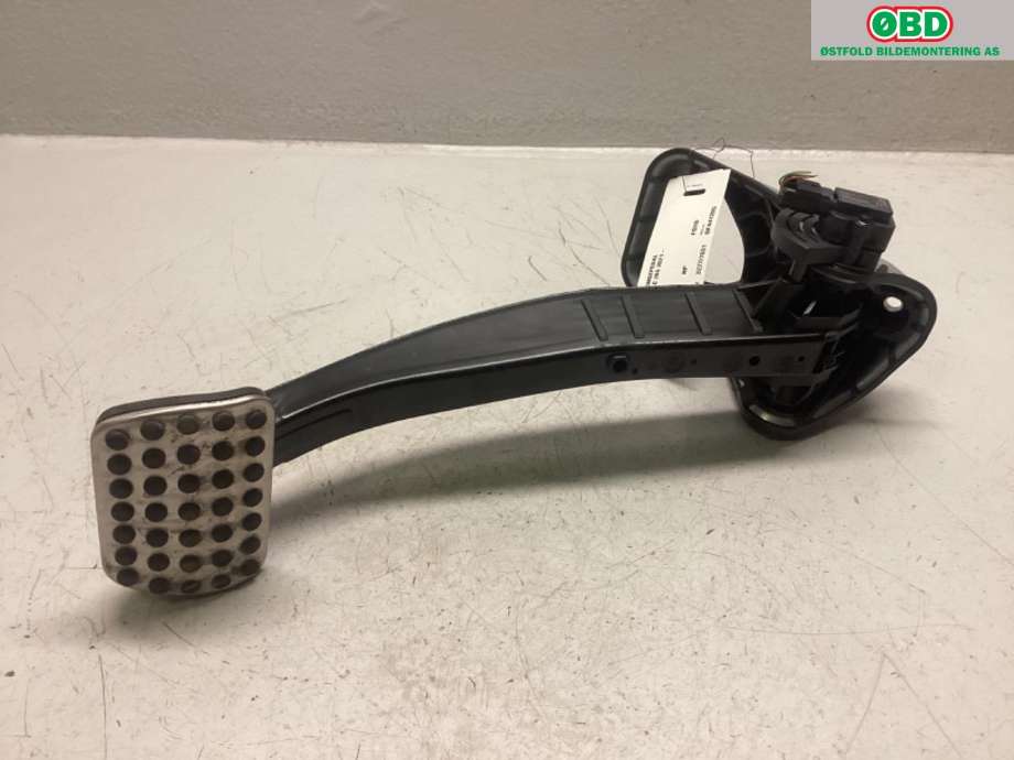 Pedal gass/brems/clutch til Mercedes C-Klasse, 2021-->> (W206) (W206) (MERCEDES|A 223 300 05 00)