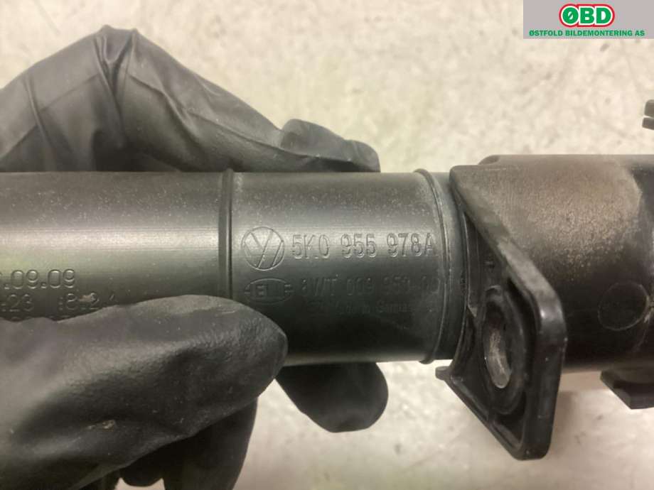 Lyktespylerdyse til VW Golf VI 2008-2012  (VOLKSWAGEN|5K0 955 978 A|)