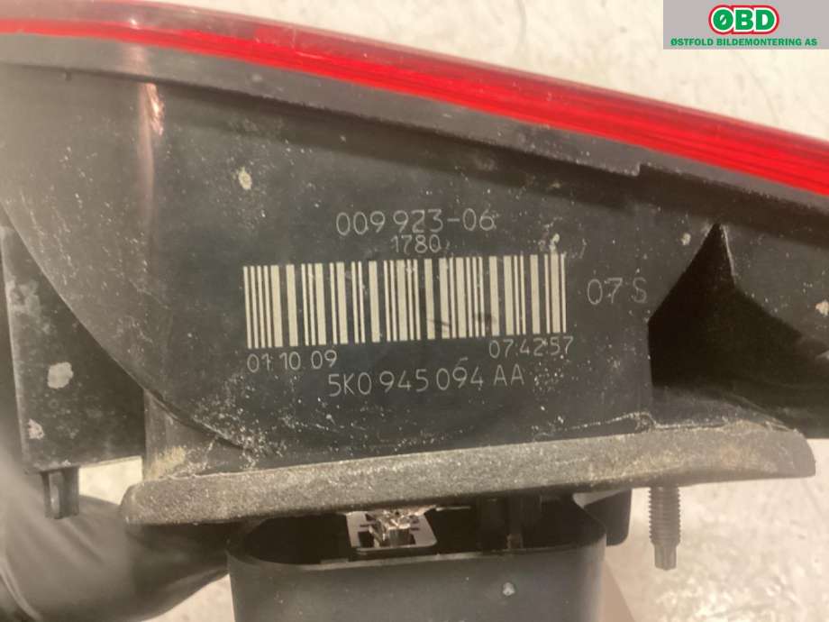 Baklykt høyre indre til VW Golf VI 2008-2012  (VOLKSWAGEN|5K0 945 094 AA|)