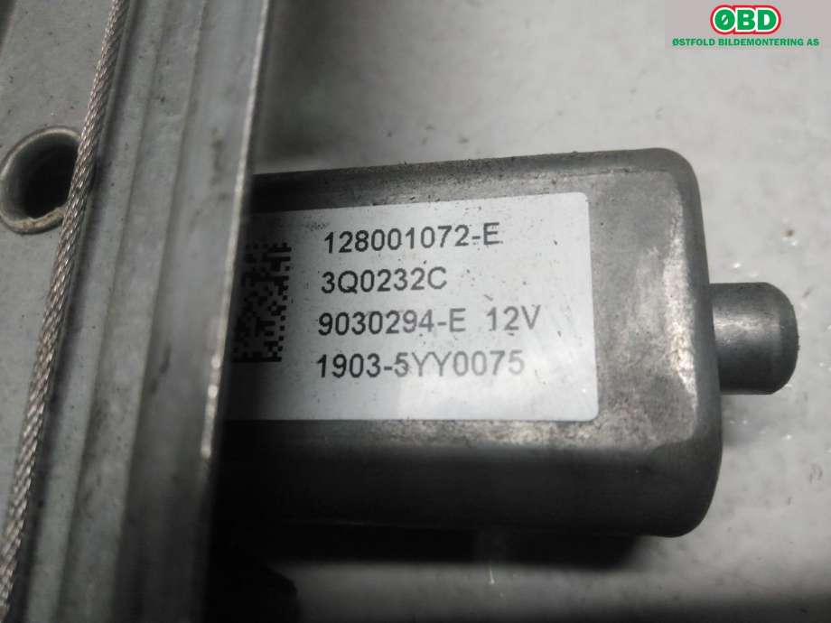 Ruteheis venstre til Renault Clio 2012-2016 (Type IV, Fase 1) (RENAULT|827010501R|)