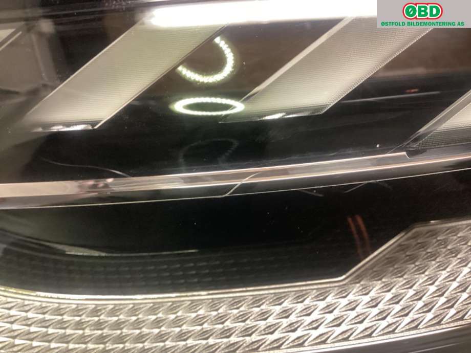 Frontlykt venstre xenon til Audi A4, Allroad 2016-->> (Type II) (B9) (B9) (8W0 941 035 E|)
