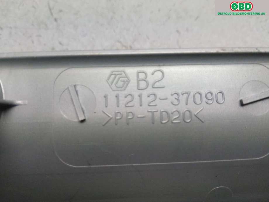 Motordeksel over motor til Toyota Prius +7 2012-2020 (Type III) (stasjonsvogn) (stasjonsvogn) (TOYOTA|1121237090|)