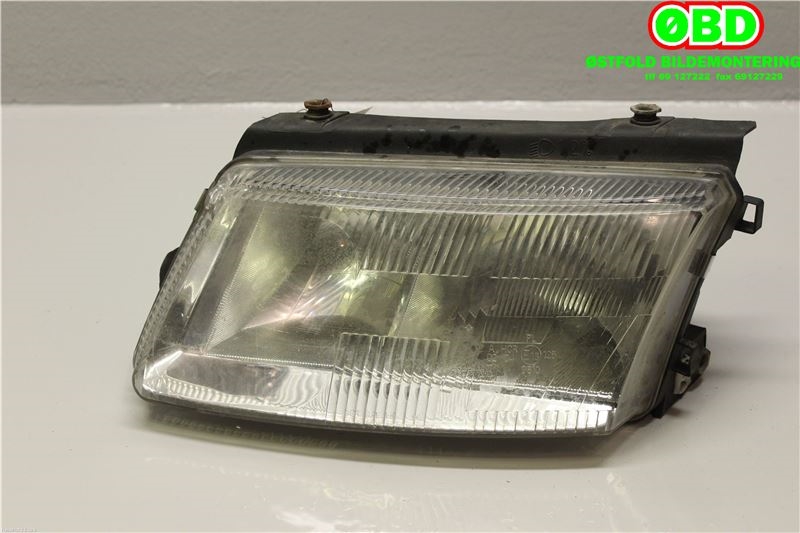 Frontlykt venstre halogen til VW Passat 1997-2000 (B5,3B) (B5,3B) (VOLKSWAGEN|3B0 941 017 R|)
