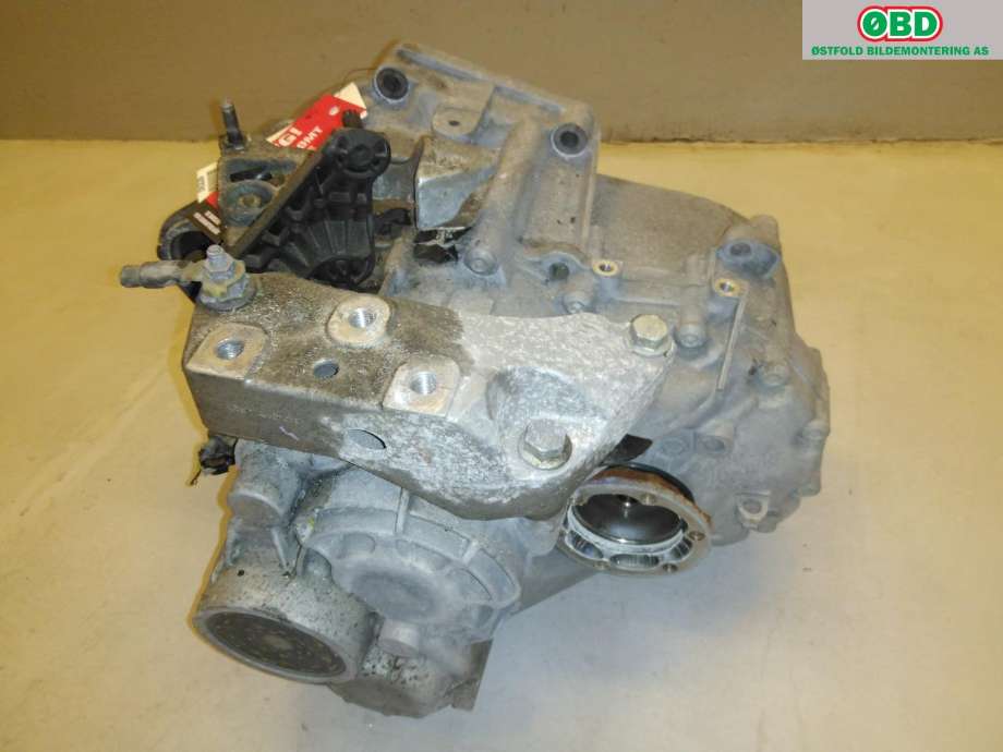 Girkasse manuell 6-trinn til VW Caddy 2015-2020 (Type III, Fase 3)  (VOLKSWAGEN|02Q 300 057 K|)