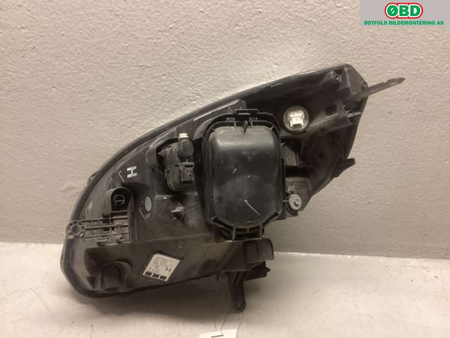 Frontlykt høyre halogen til Renault Kangoo 2008-2021 (Type II)  (RENAULT|7701068178|)