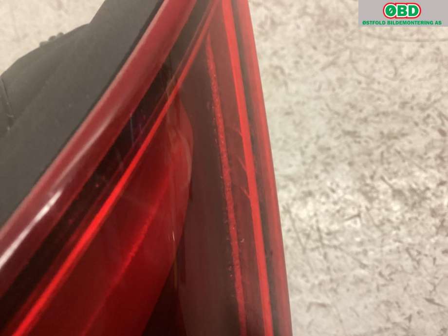 Baklykt venstre indre til Peugeot 308 2013-2021 (Type II)  (PEUGEOT|96 778 183 80|)