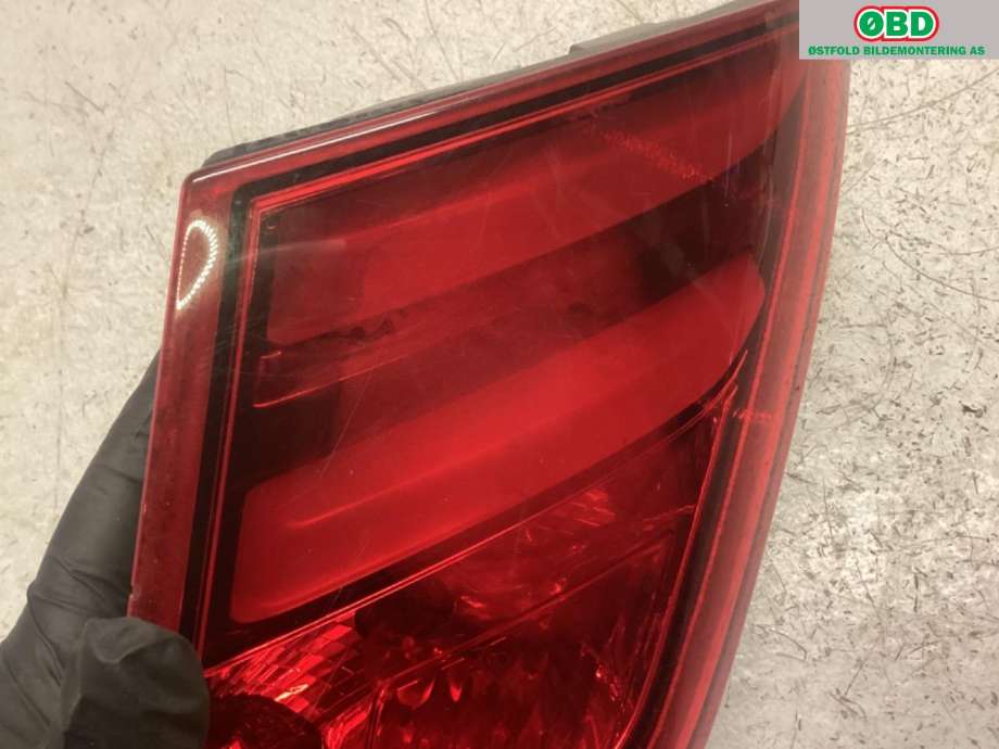 Baklykt venstre indre til Peugeot 308 2013-2021 (Type II)  (PEUGEOT|96 778 183 80|)