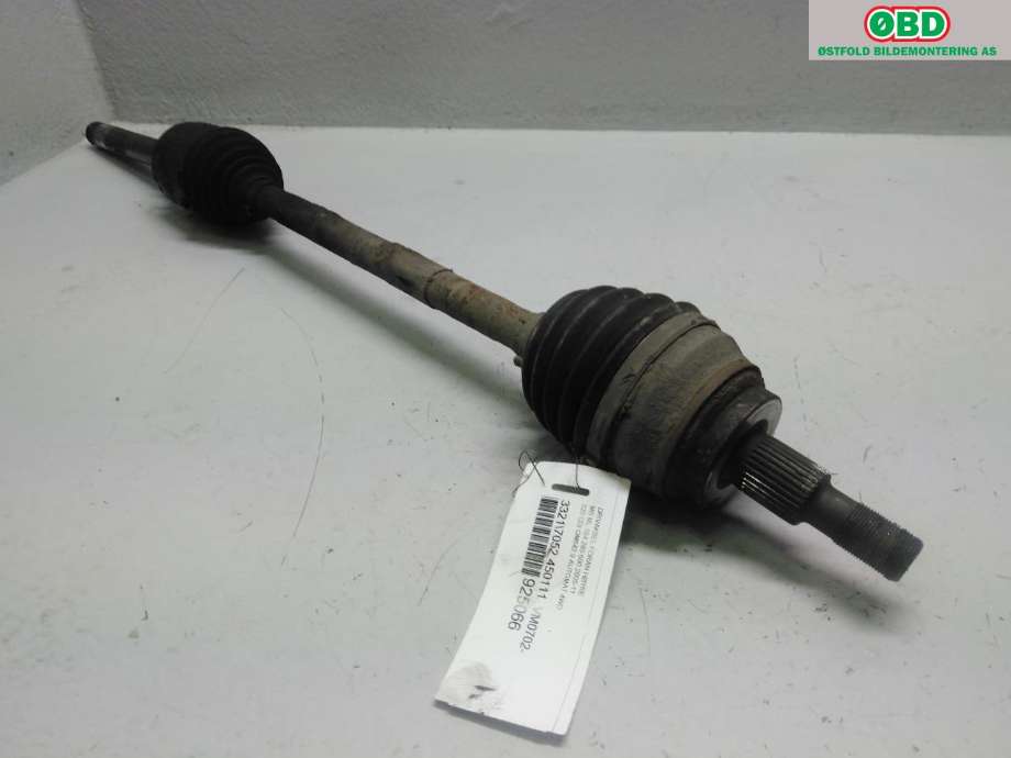 Drivaksel høyre foran til Mercedes ML 2005-2011 (W164) (W164) (MERCEDES|A 164 330 19 01|)