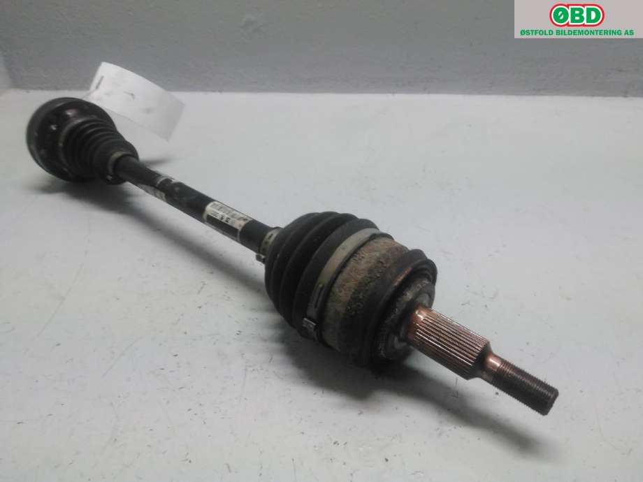 Drivaksel venstre foran til VW Transporter / Caravelle 2015-2019 (T6) (T6) (VOLKSWAGEN|7E0 407 274 G|)