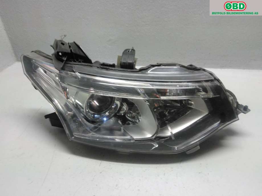 Frontlykt høyre halogen til Mitsubishi Outlander 2012-2015 (Type III, Fase 1) (MITSUBISHI|8301C204|)