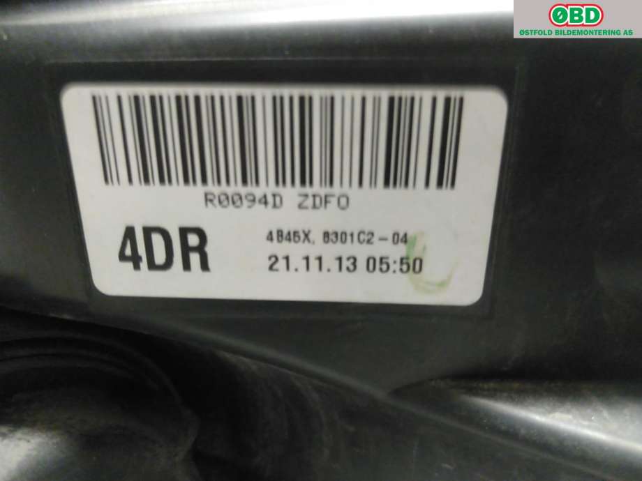 Frontlykt høyre halogen til Mitsubishi Outlander 2012-2015 (Type III, Fase 1) (MITSUBISHI|8301C204|)
