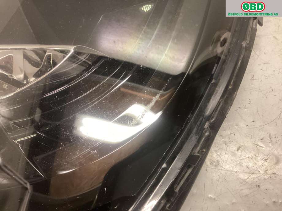 Tåkelykt venstre foran til Tesla Model S 2013-2016 (Fase 1)  (TESLA|1024018-00-A|)