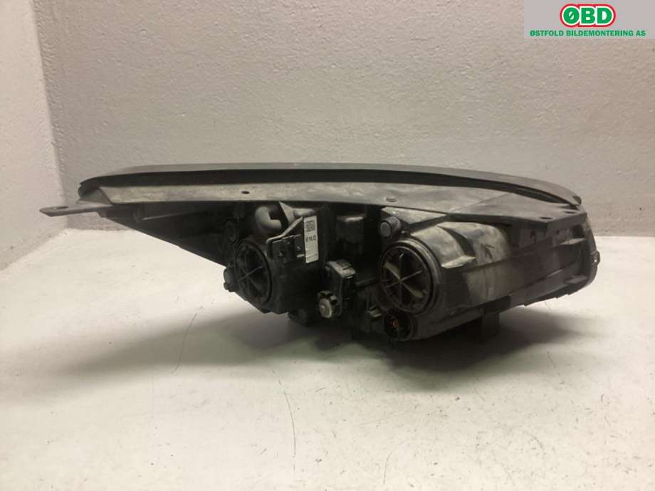 Frontlykt venstre halogen til Kia Soul 2014-2019 (Type II)  (KIA|92101E40101D|)