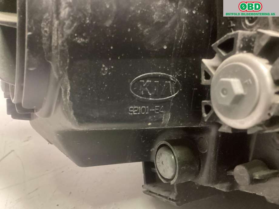 Frontlykt venstre halogen til Kia Soul 2014-2019 (Type II)  (KIA|92101E40101D|)