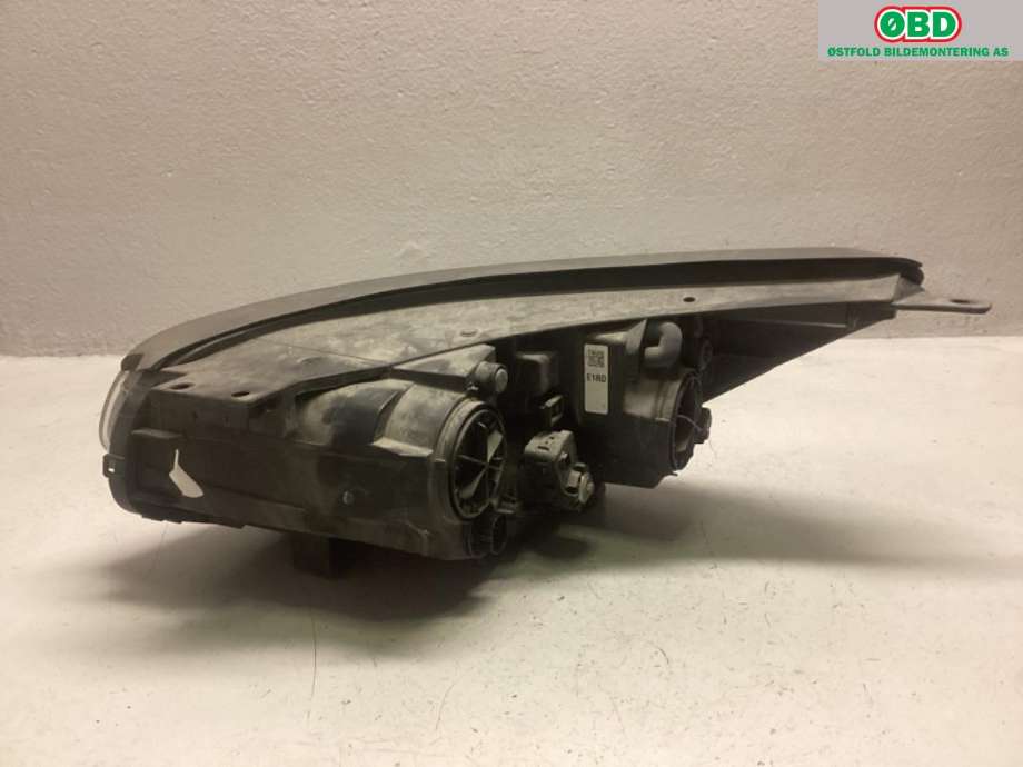 Frontlykt høyre halogen til Kia Soul 2014-2019 (Type II)  (KIA|92102E40101D|)