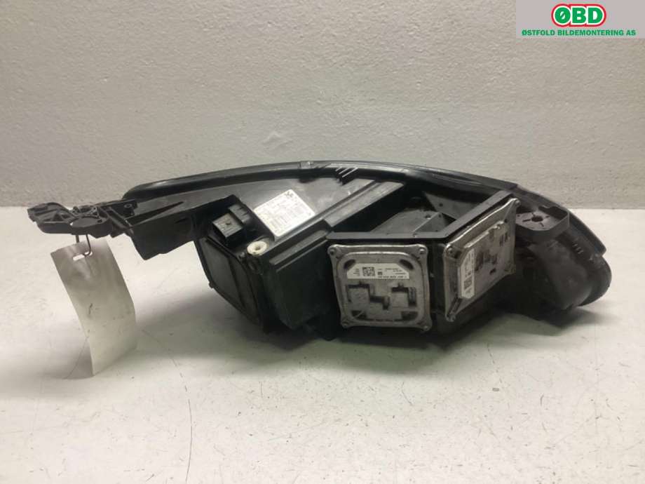 Frontlykt venstre halogen til Peugeot 308 2013-2021 (Type II)  (96 778 324 80|)