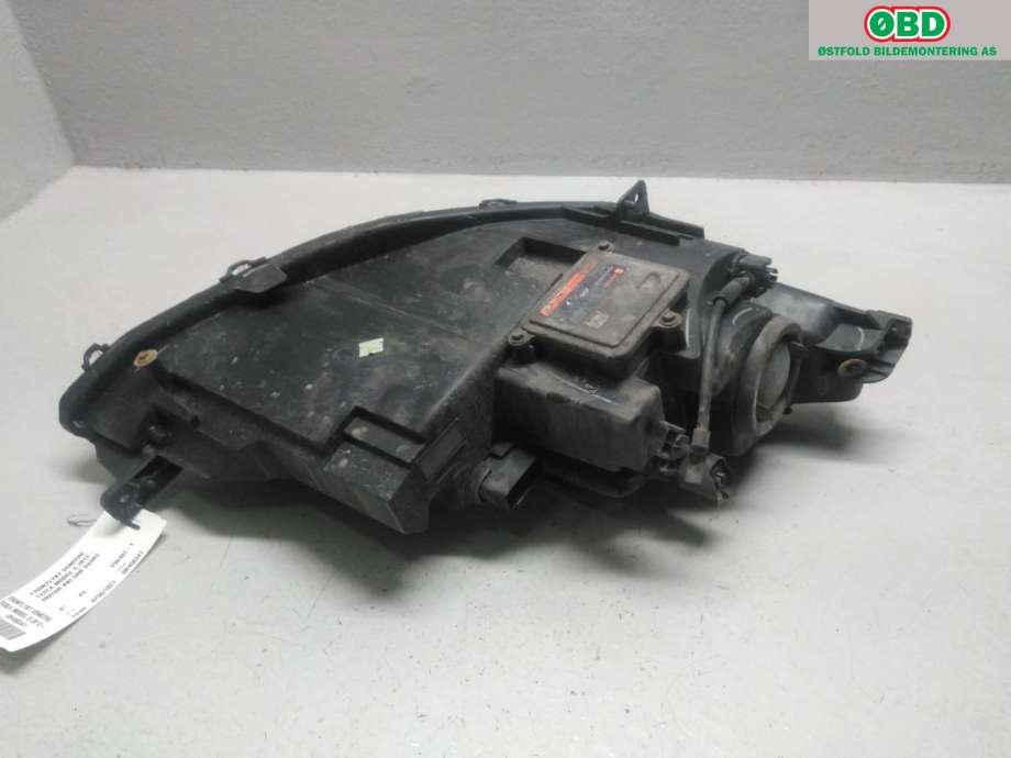 Frontlykt venstre halogen til Tesla Model S 2013-2016 (Fase 1)  (TESLA|6005910-00-C|)