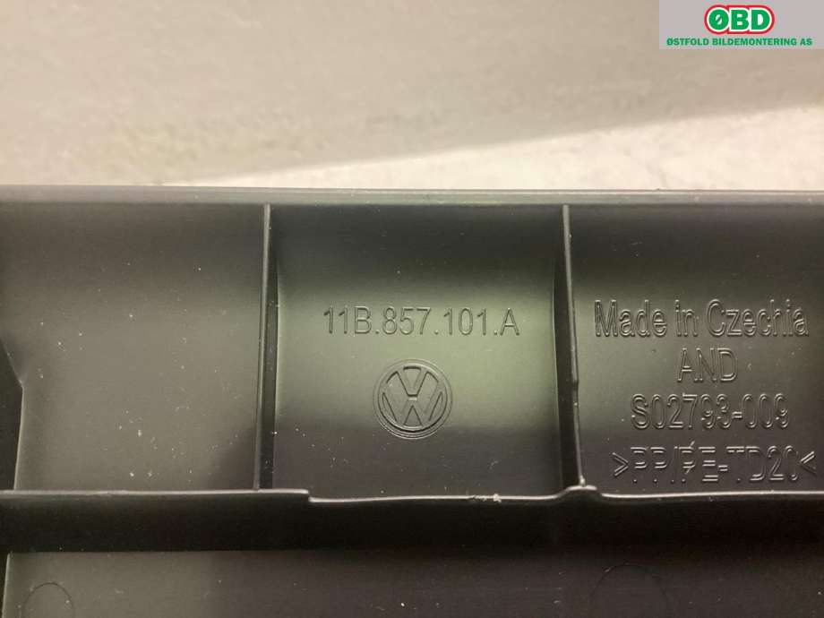 Hanskerom til VW ID.5 2022-->>  (VOLKSWAGEN|11B 857 101 A|)
